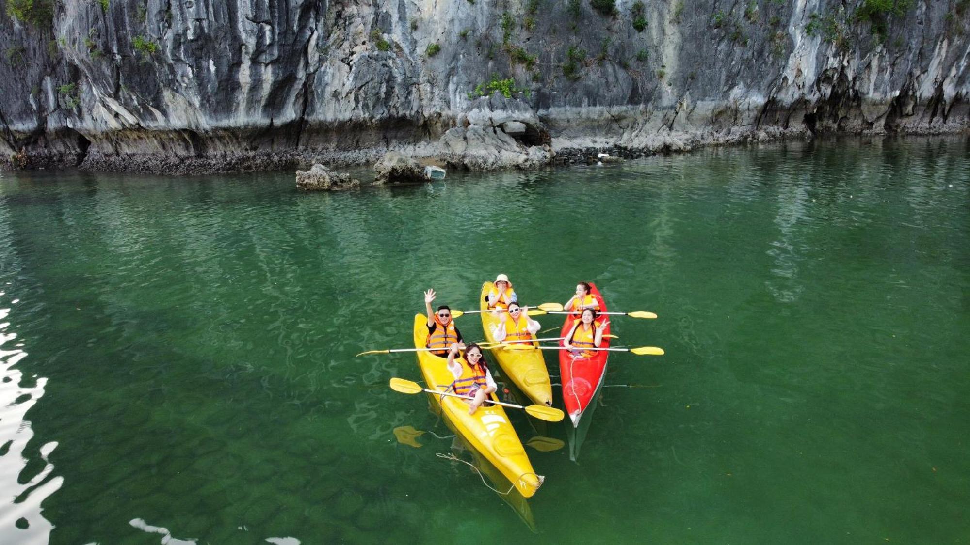 Cat Ba Violet Hotel Chan Chau Bagian luar foto